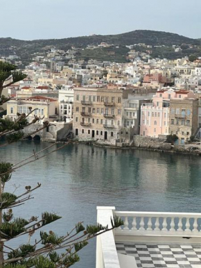 Salty suite -Syros